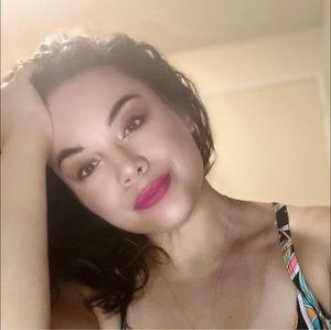 Meet your Posher, Ana